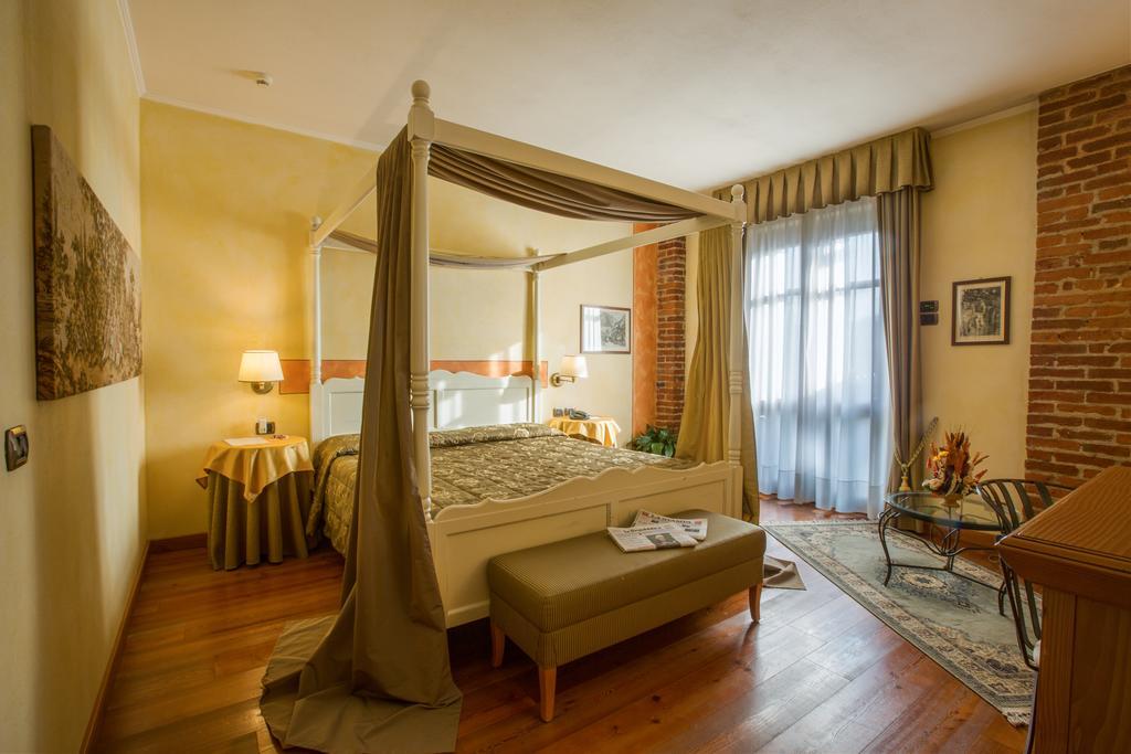 Romantic Hotel Furno San Francesco al Campo ภายนอก รูปภาพ
